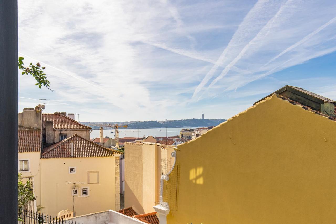 Castelo Design Aparment W/ Balcony & Super View By Lovelystay Lisbon Luaran gambar