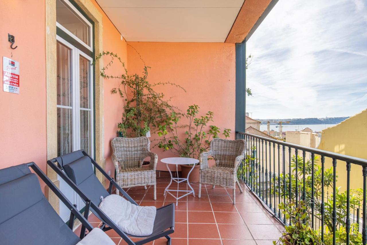 Castelo Design Aparment W/ Balcony & Super View By Lovelystay Lisbon Luaran gambar