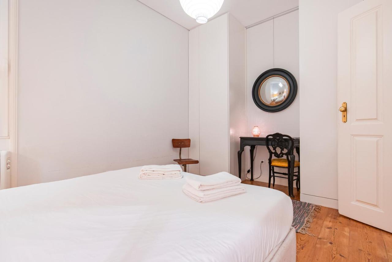 Castelo Design Aparment W/ Balcony & Super View By Lovelystay Lisbon Luaran gambar